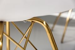 Design Stuhl SCANDINAVIA MEISTERSTÜCK weiß goldene Beine