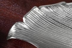 Handgefertigte Deko Schale ABSTRACT LEAF 65cm silber Aluminium