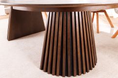 Ausziehbarer Esstisch VALHALLA WOOD 120-160-200cm smoked braun Eichenholz Säulenfuß