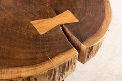 Industrial Beistelltisch GOA 40cm natur Akazie Massivholz Baumstamm rund Hairpin Legs