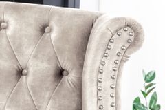 Design Ohrensessel CHESTERFIELD 105cm champagner beige Samt silber Ziernieten