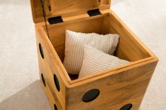Massiver Würfel-Hocker CUBE 40cm natur Mangoholz Beistelltisch stapelbar mit Fach