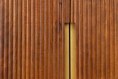 Massiver Barschrank GATSBY 140cm braun Mangoholz gold Metallgestell Retro