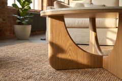 Runder Couchtisch ENSO 80cm weiß Marmor Keramik Eichenholz