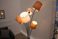 Design Stehlampe LEVELS 176cm weiß beige braun mit 5 Leinenschirmen