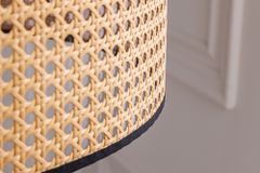 Boho Stehlampe VIENNA 142cm natur schwarz Wiener Geflecht Metall Dreifuß Stehleuchte