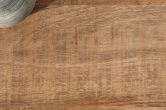 Massiver Couchtisch IRON CRAFT 100cm Mangoholz mit Schublade schwarzes Metallgestell