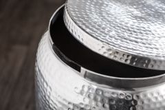Handgefertigter Beistelltisch ORIENT STORAGE 50cm silber Hammerschlag Design mit Stauraum rund