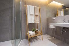 Massivholz Garderobe ZEN-BO 160cm natur Bambus Kleiderstange mit Ablage
