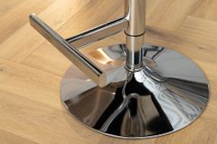 Höhenverstellbarer Barhocker CASTLE DELUXE grau Samt silber Edelstahl Löwenkopf