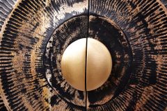 Hängendes Sideboard GOLDEN SUNSET 180cm schwarz mit 3D Schnitzereien gold massiv Mangoholz handmade