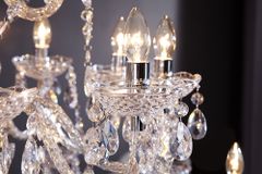 Design Kronleuchter CRYSTAL XXL 120cm klar Acryl 30-armig Kristall-Lampe