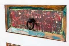 Einzigartiges Sideboard JAKARTA 160cm weiß bunt recyceltes Massivholz aus Fischerbooten