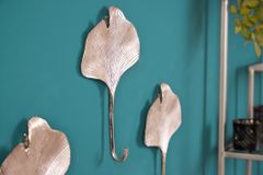 Dekoratives Kleiderhaken 3er Set GINKGO 30cm silber handmade Metall