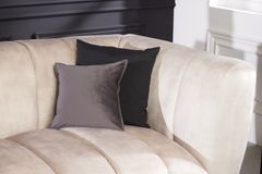 Design 3-Sitzer Sofa NOBLESSE 225cm champagner beige Samt 3-Sitzer Federkern schwarze Metallfüße