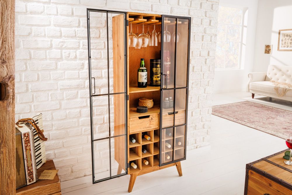 Massive Vitrine SEVEN SEAS 150cm natur Pinie Industrial-Türen Metall Barschrank