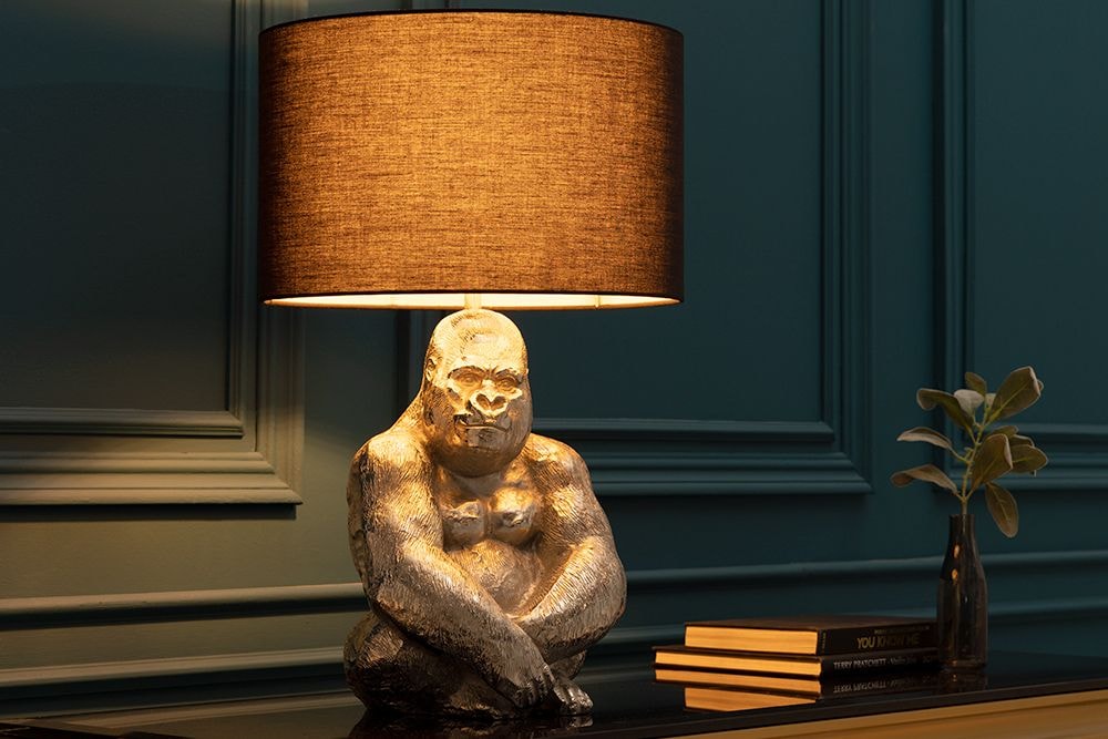 Handmade Tischlampe KONG 60cm silber Metall Affe Gorilla Dekoleuchte schwarzer Lampenschirm