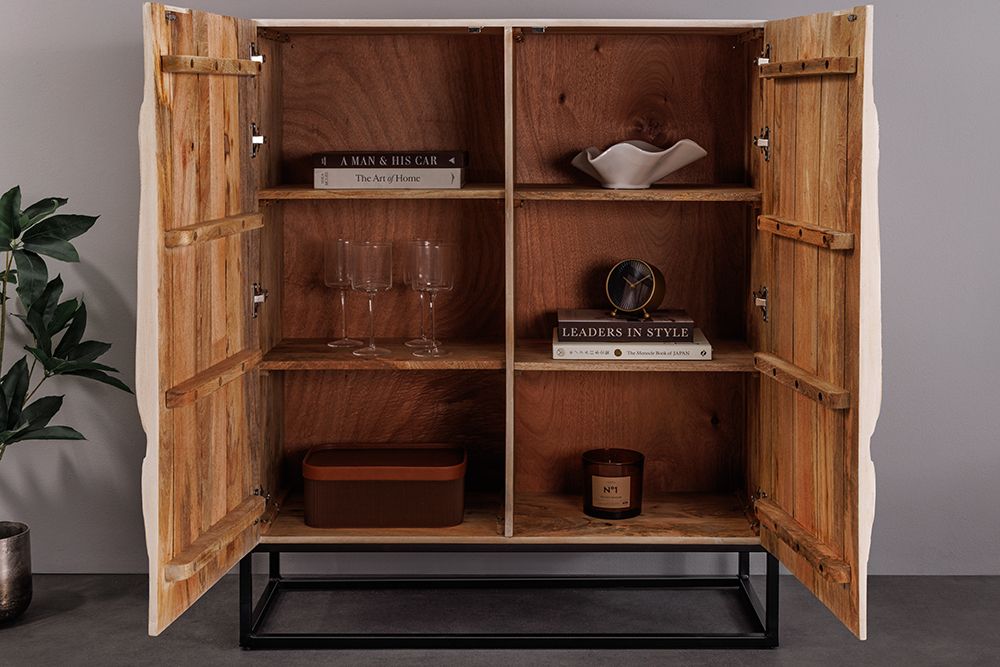 Massives Highboard LION 120cm creme Mangoholz schwarz Metall 3D Schnitzereien Kunstwerk