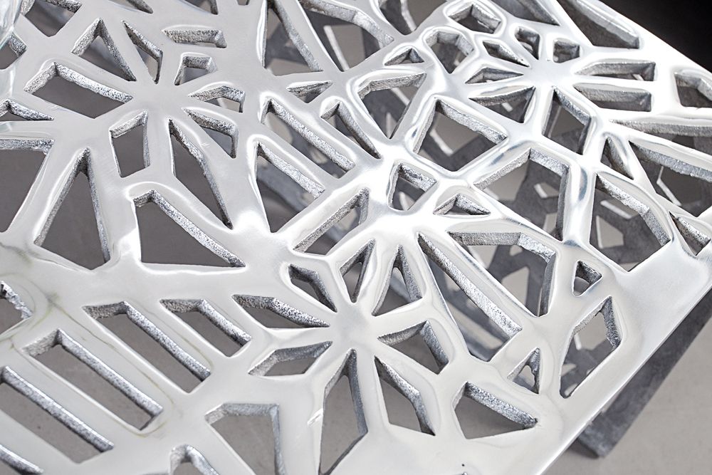 Handgearbeiteter Couchtisch ABSTRACT 60cm Alu silberfarbig im Gap Design