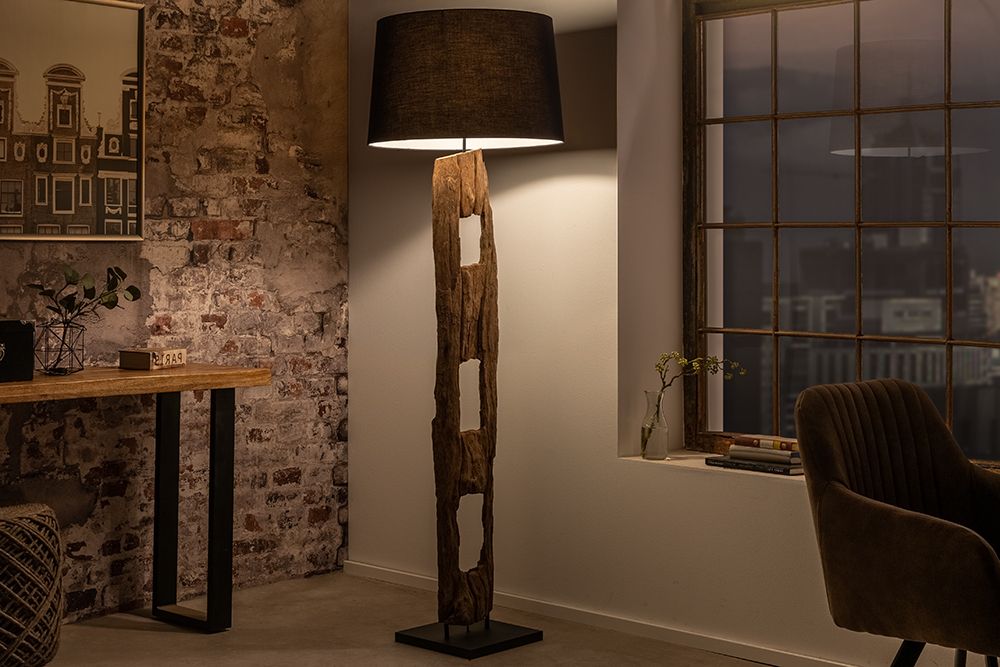 Massive Stehlampe BARRACUDA 177cm natur Akazie Baumwollschirm schwarz Baumstamm