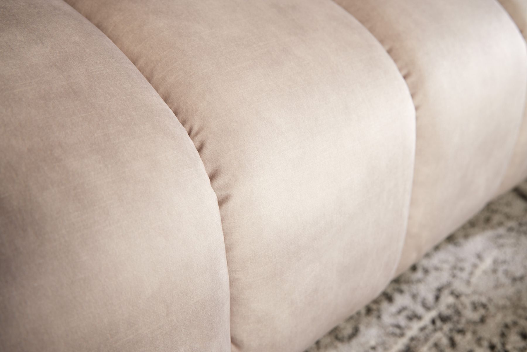 Design 3-Sitzer Sofa NOBLESSE 225cm champagner beige Samt 3-Sitzer Federkern schwarze Metallfüße