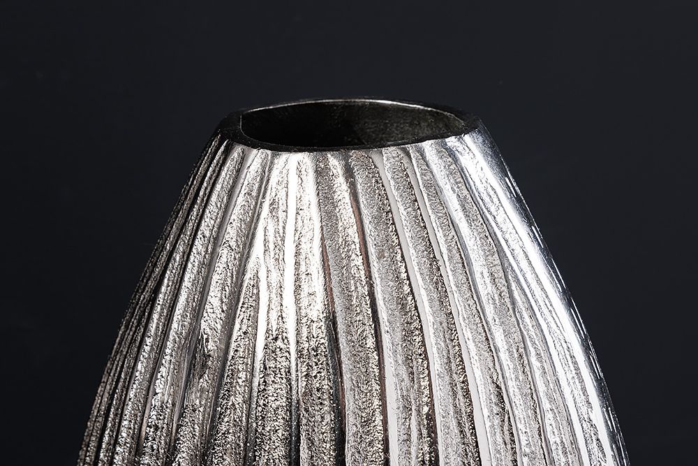 Handgefertigte Deko-Vase ELEGANCE 35cm silber Metall Hammerschlag Design