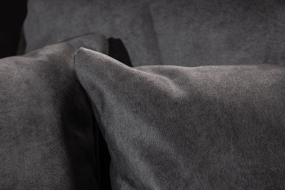 Moderne Wohnlandschaft KENT 220cm grau Samt Ecksofa Federkern inkl. Hocker und Kissen