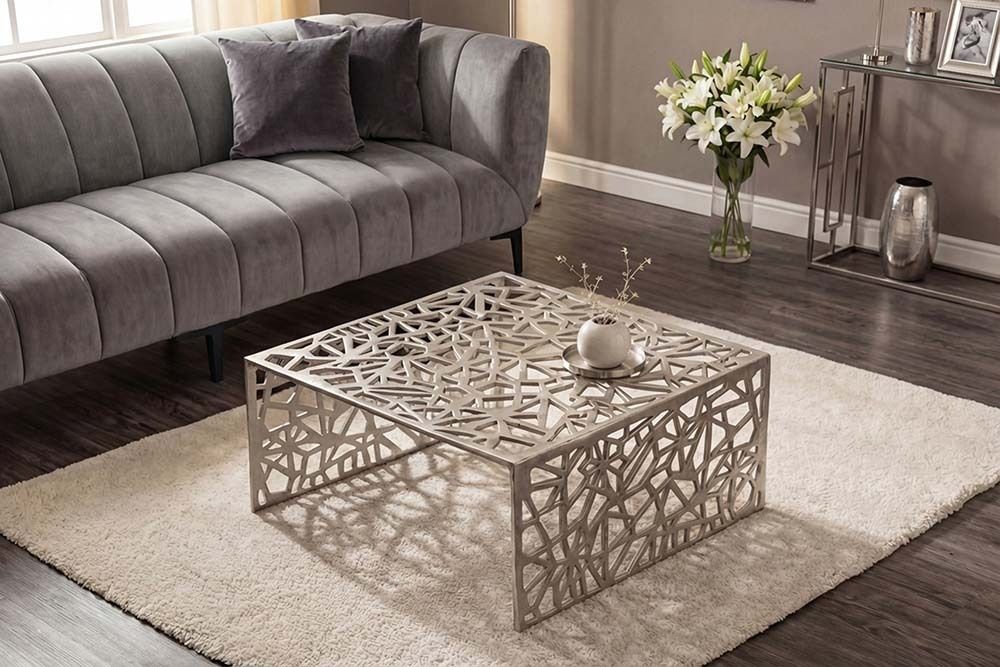 Handgearbeiteter Couchtisch ABSTRACT 60cm Alu silberfarbig im Gap Design