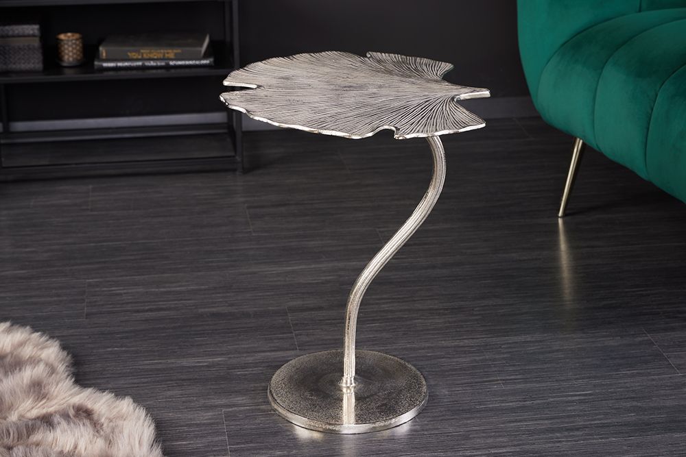 Dekorativer Beistelltisch GINKGO LEAF 55cm silber handmade Metall