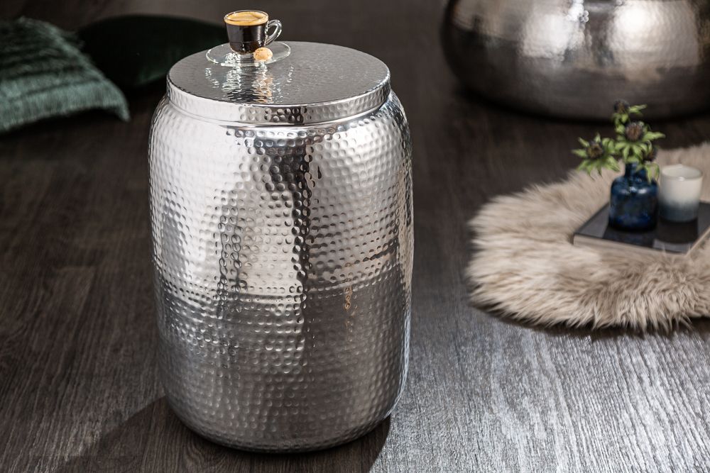 Handgefertigter Beistelltisch ORIENT STORAGE 50cm silber Hammerschlag Design mit Stauraum rund
