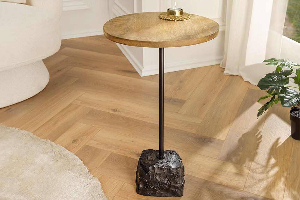 Runder Beistelltisch TRAYFUL 55cm natur Mangoholz Massivholz Marmorfuß Metall schwarz