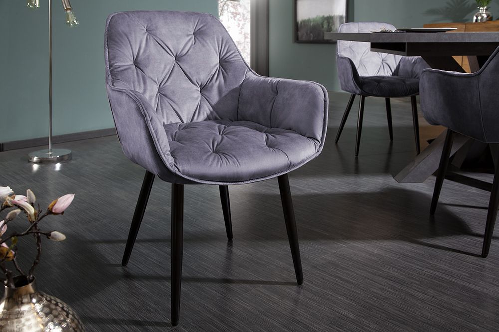 Design Stuhl MILANO grau Samt mit Armlehne Ziersteppung gepolstert schwarze Metallbeine