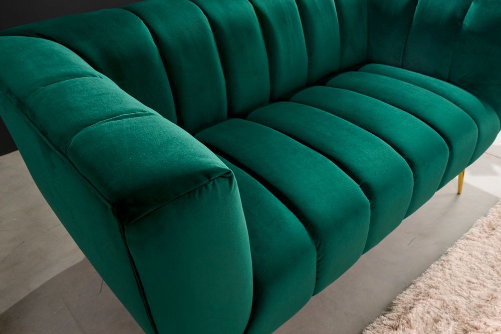 Design 2-Sitzer Sofa NOBLESSE 165cm smaragdgrün Samt Federkern goldene Metallfüße