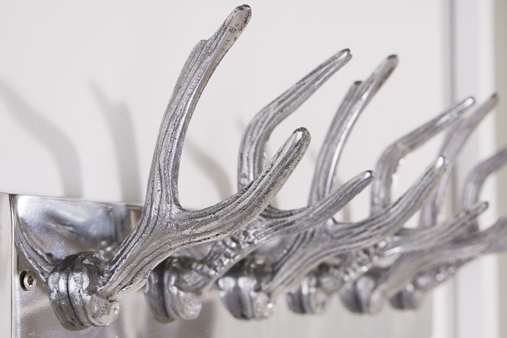 Dekorative Wandgarderobe DEER 50cm silber Aluminium poliert Hirschgeweih Kleiderhaken