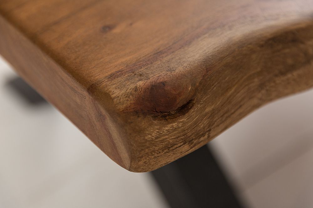 Massivholz Couchtisch MAMMUT 110cm Akazie Baumkante honey finish 3,5cm Tischplatte