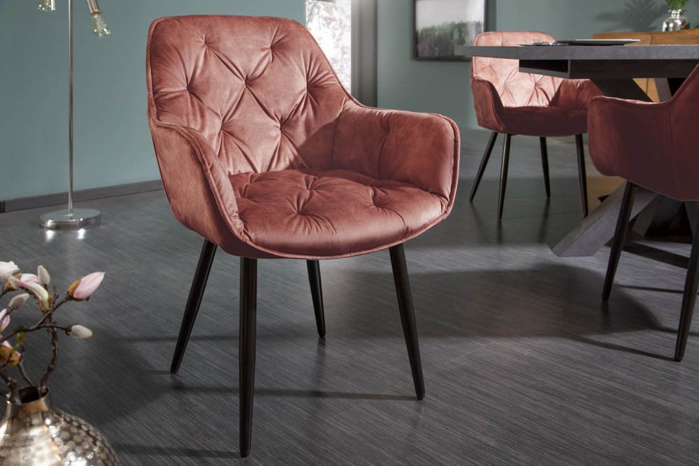 Design Stuhl MILANO rost braun Samt mit Armlehne Ziersteppung gepolstert schwarze Metallbeine