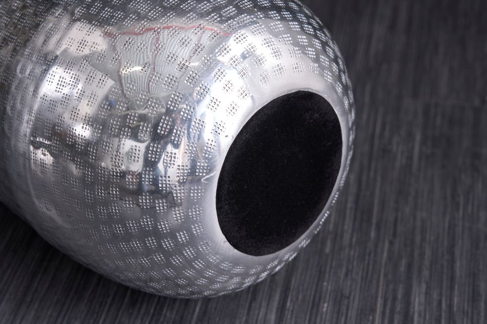 Elegante Vase ORIENT 50cm silber im Grid Hammerschlag Design