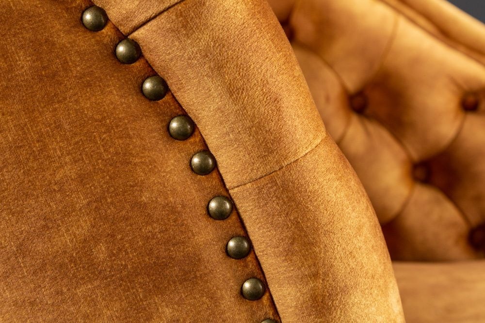Design Récamière CHESTERFIELD 170cm senfgelb Samt Knopfheftung Nietenbesatz