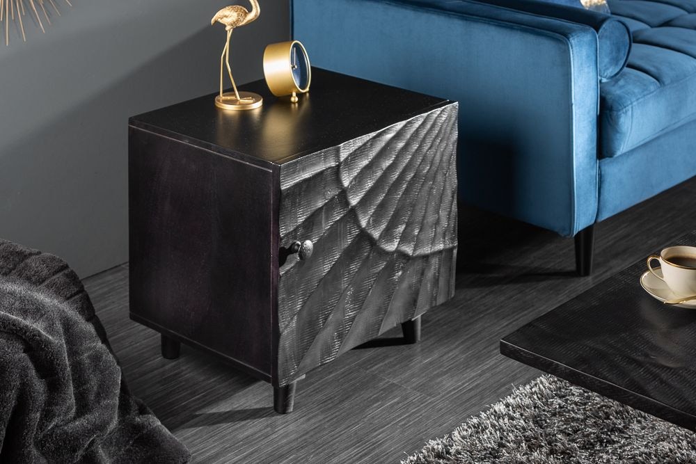 Massiver Nachttisch SCORPION 50cm schwarz Mangoholz Beistelltisch mit 3D Schnitzereien