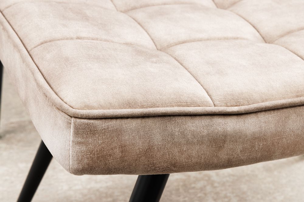 Moderner Hocker SCANDINAVIA champagner beige Samt schwarze Metallbeine Fußhocker