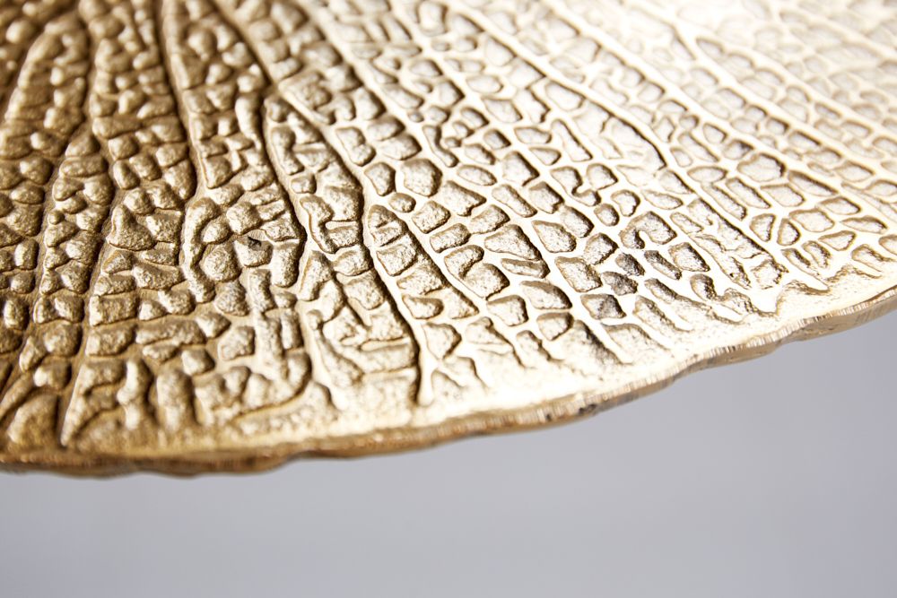 Handgearbeiteter Design Beistelltisch ABSTRACT LEAF 40cm gold