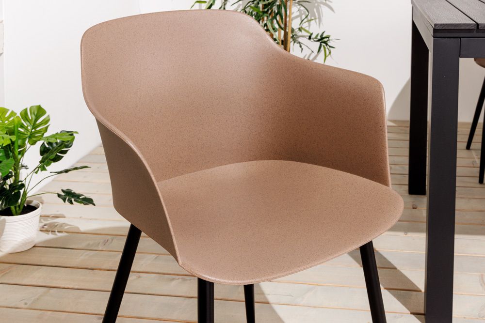 Nachhaltiger Design Stuhl UPCYCLING ME braun 70% Kaffeefaser Indoor Outdoor