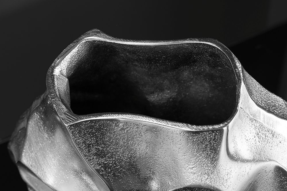 Handgefertigte Vase LIQUID 30cm silber Metall Hammerschlag Design