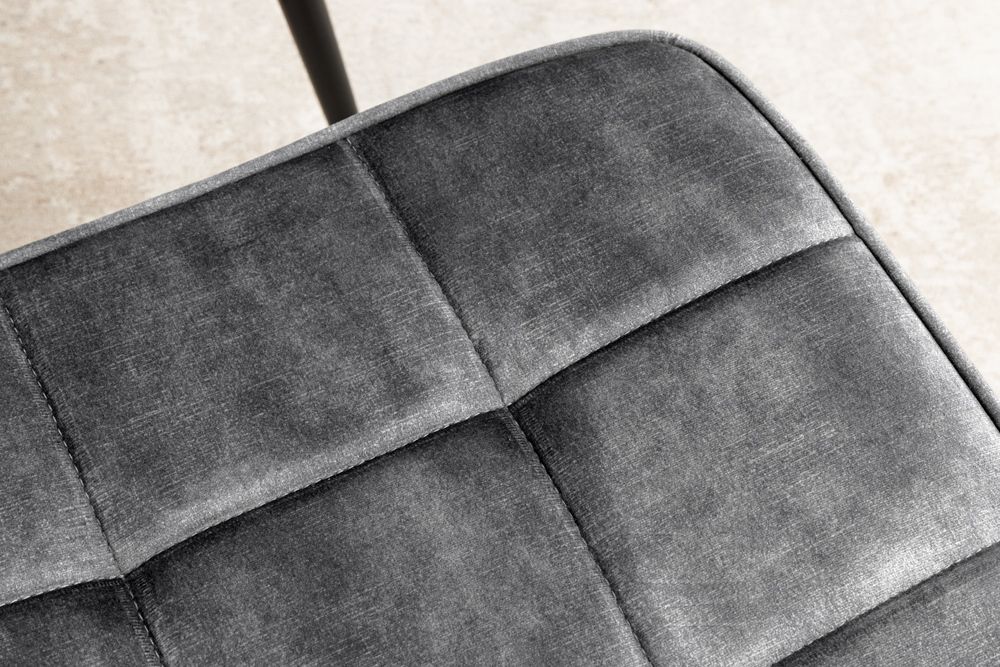 Moderner Hocker SCANDINAVIA grau Samt schwarze Metallbeine Fußhocker