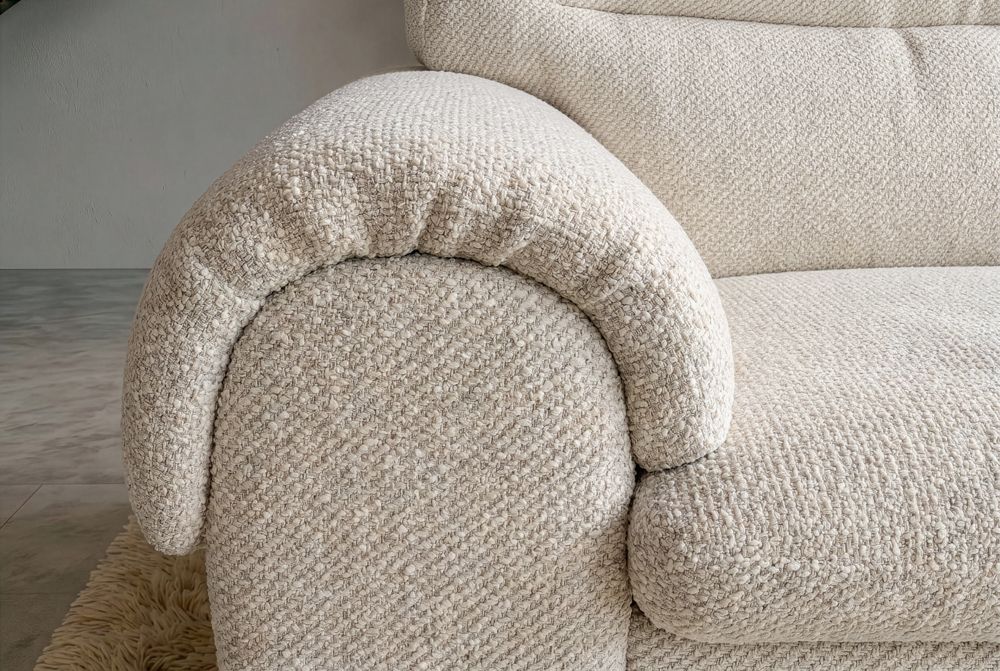 3-Sitzer Sofa SIXTH SENSE 210cm beige Bouclé-Strickstoff mit Nosagfederung und Daunenfedern
