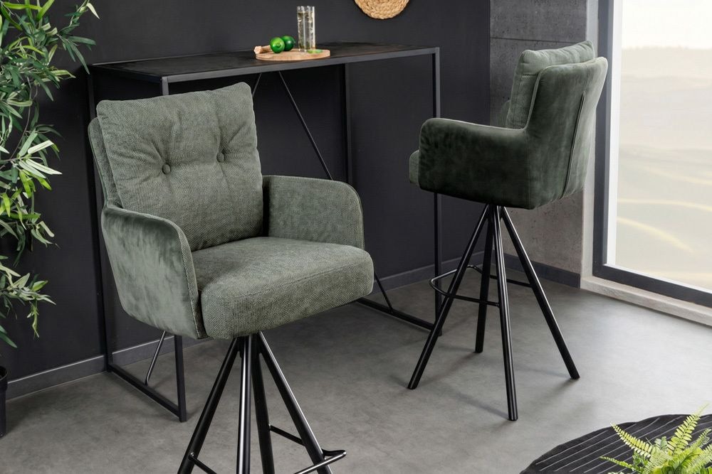 Drehbarer Design Barhocker BIG GEORGE grün Samt Taschenfederkern mit Armlehnen Metall