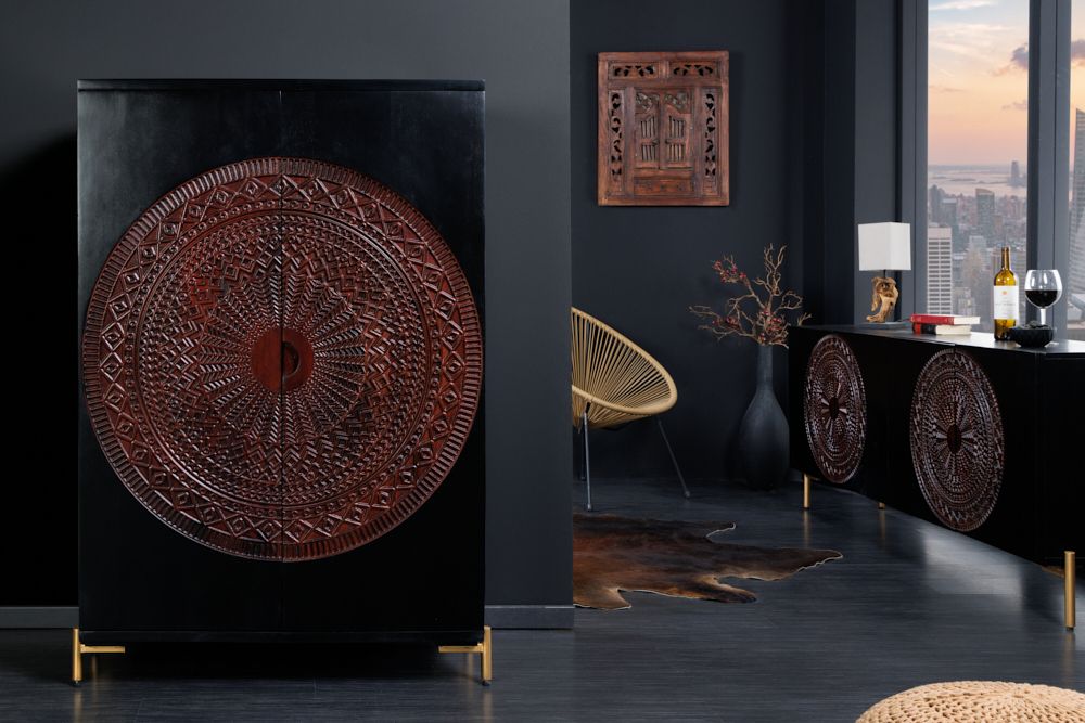 Massiver XXL Barschrank MANDALA 140cm Mangoholz schwarz gold Metallgestell Schnitzerei
