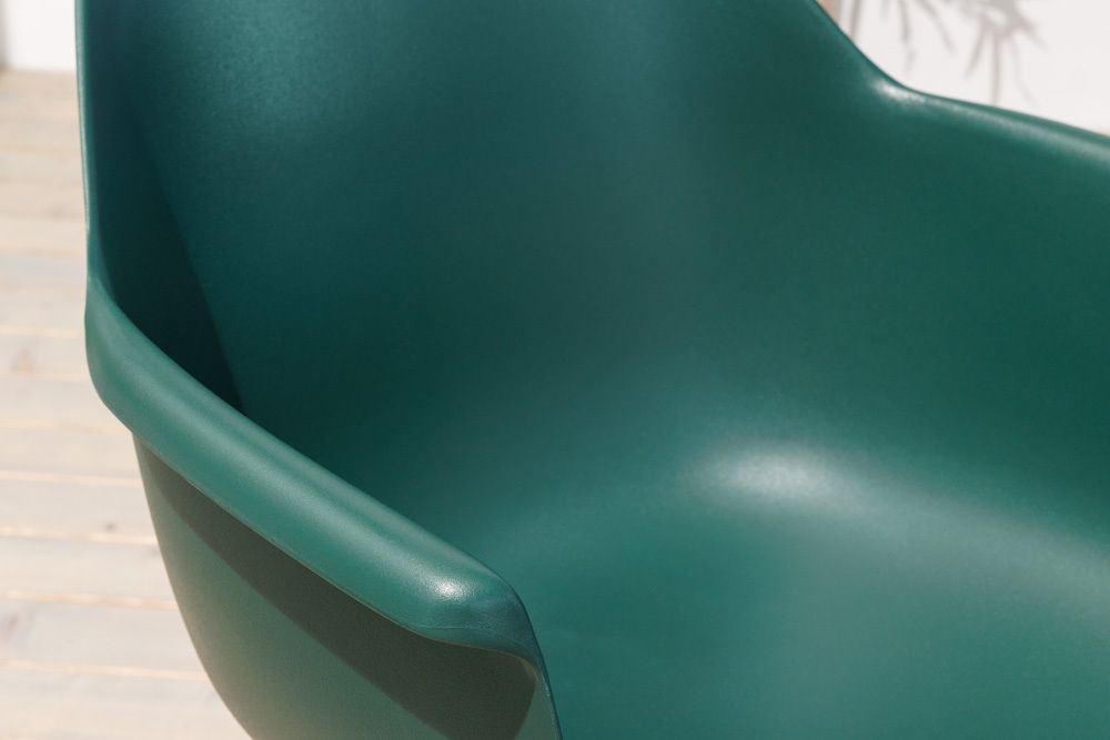 Nachhaltiger Design Stuhl UPCYCLING ME grün 75% Ocean Plastik Indoor Outdoor