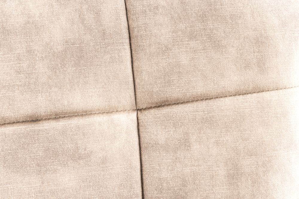 Moderner Sessel SCANDINAVIA champagner beige Samt schwarze Metallbeine mit Armlehne