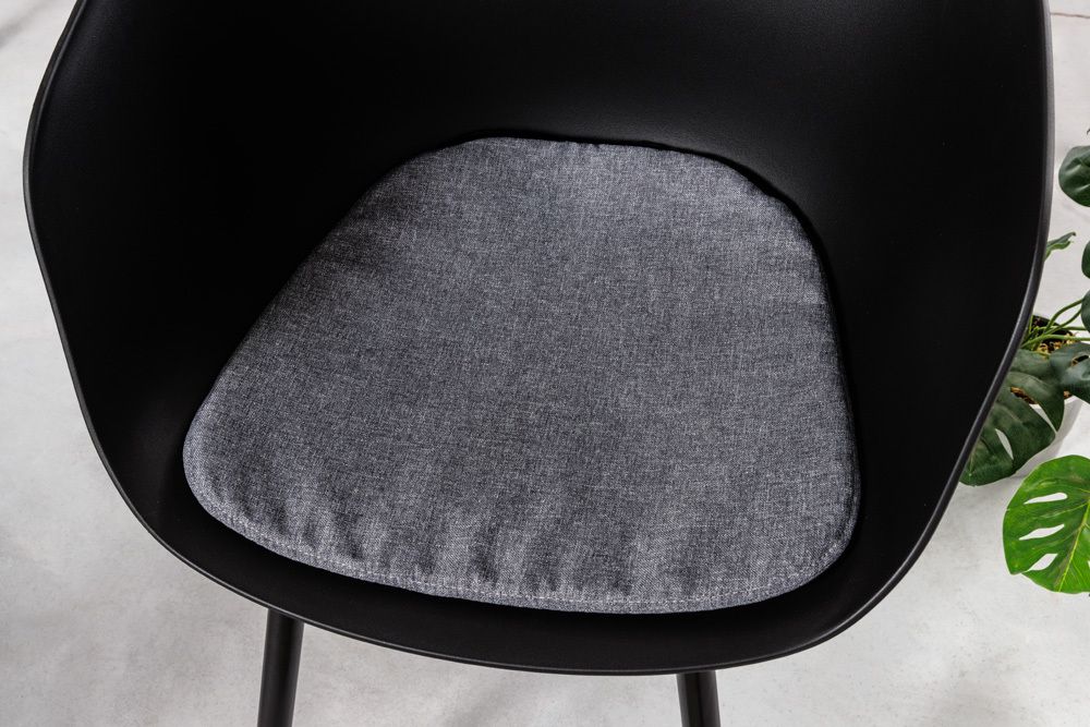 Moderner Stuhl DESIGNO schwarz Kunststoff Gartenstuhl mit Armlehnen Indoor Outdoor